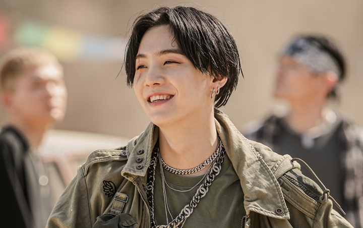 Suga BTS Pamer Foto 'Adik' Perempuannya, Makin Cantik dan Bergaya Setelah Puber