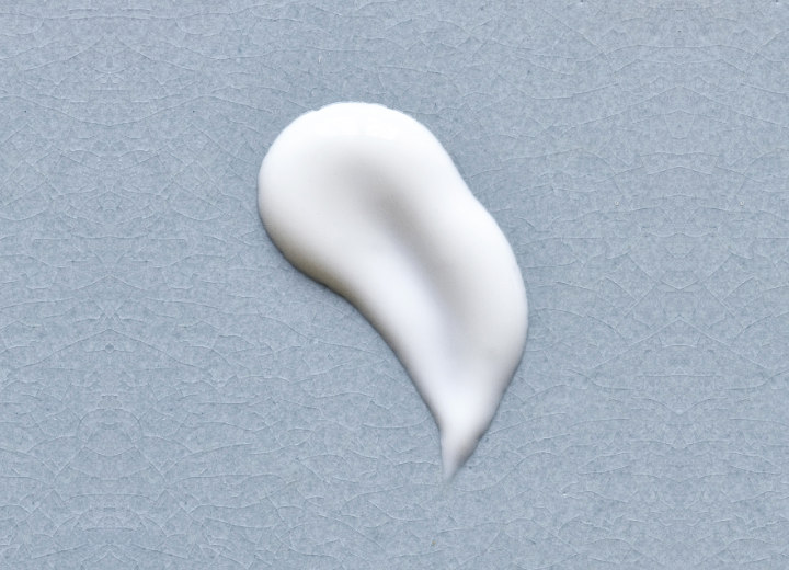 Jangan Membersihkan Wajah dengan Creamy atau Milk Cleanser