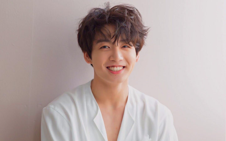 Aksi Kocak Fans BTS Bikin Foto Kelulusan SMA Jungkook Ditayangkan di TV Amerika