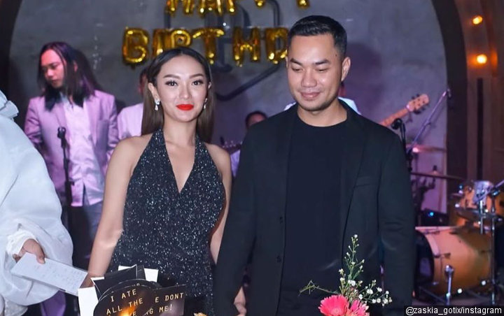 Zaskia Gotik Hamil Anak Pertama, Suami Mulai Protektif Batasi Aksi Manggung?