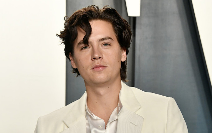 Cole Sprouse Beber Kronologi Ditangkap dan Diborgol Polisi Akibat Ikut Demo Kematian George Floyd