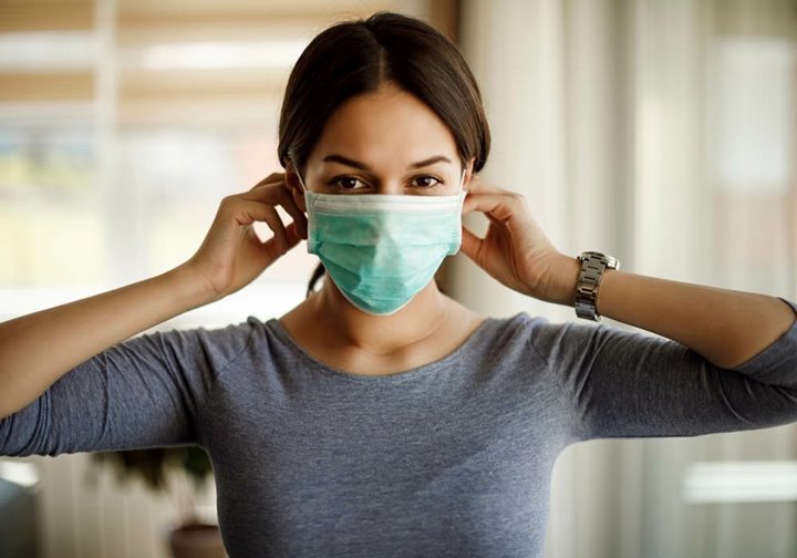 Selalu Gunakan Masker Saat Keluar Rumah