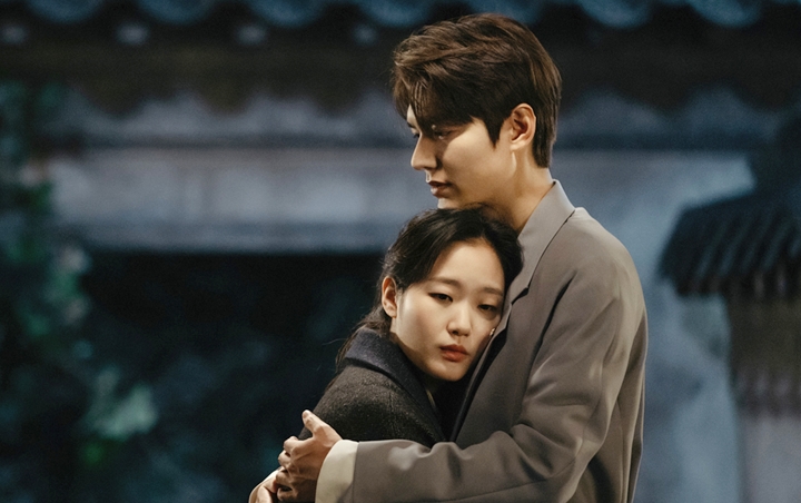 Kim Go Eun Bikin Heboh Buat Postingan 'Couple' Lee Min Ho di Lokasi 'The King: Eternal Monarch'