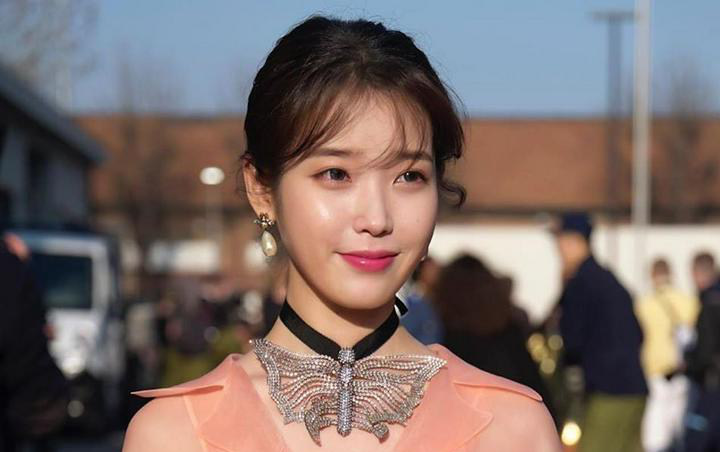 Baeksang Arts Awards 2020: Busana IU Dikomplain Karena Bagian Ini