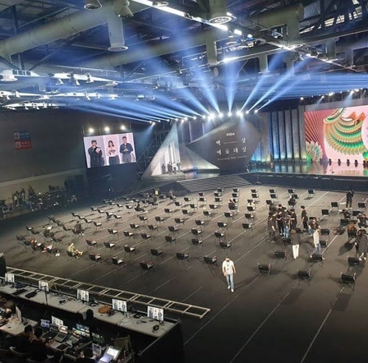 Baeksang Arts Awards 2020: Kursi Duduk Seleb Jaga Jarak COVID-19 Jadi Guyonan Netizen