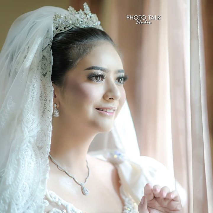Gaun Pengantin Qory Sandioriva Berkonsep Internasional