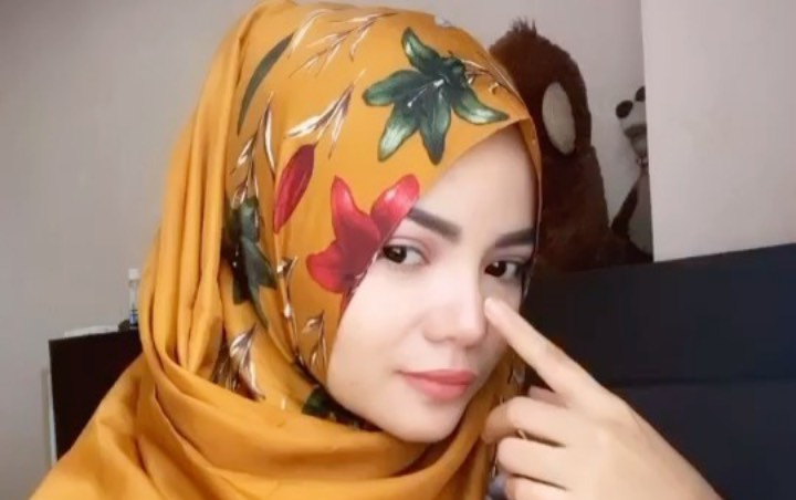  Dinar Candy Blak-Blakan Pakai Hijab Selama Ramadan Karena Seorang Pria Berseragam, Siapa?