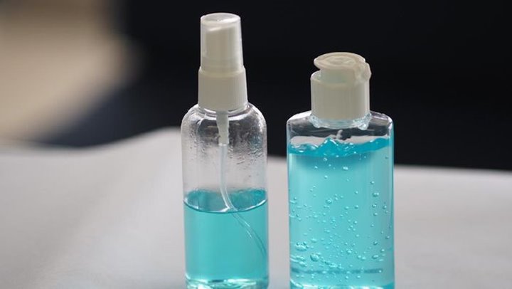 Hand Sanitizer atau Sabun Cair