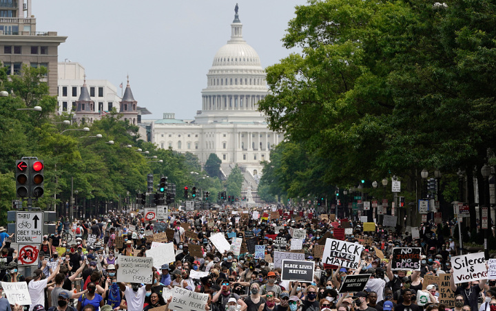 Washington Minta Demonstran Anti Rasisme Lakukan Tes COVID-19 Massal