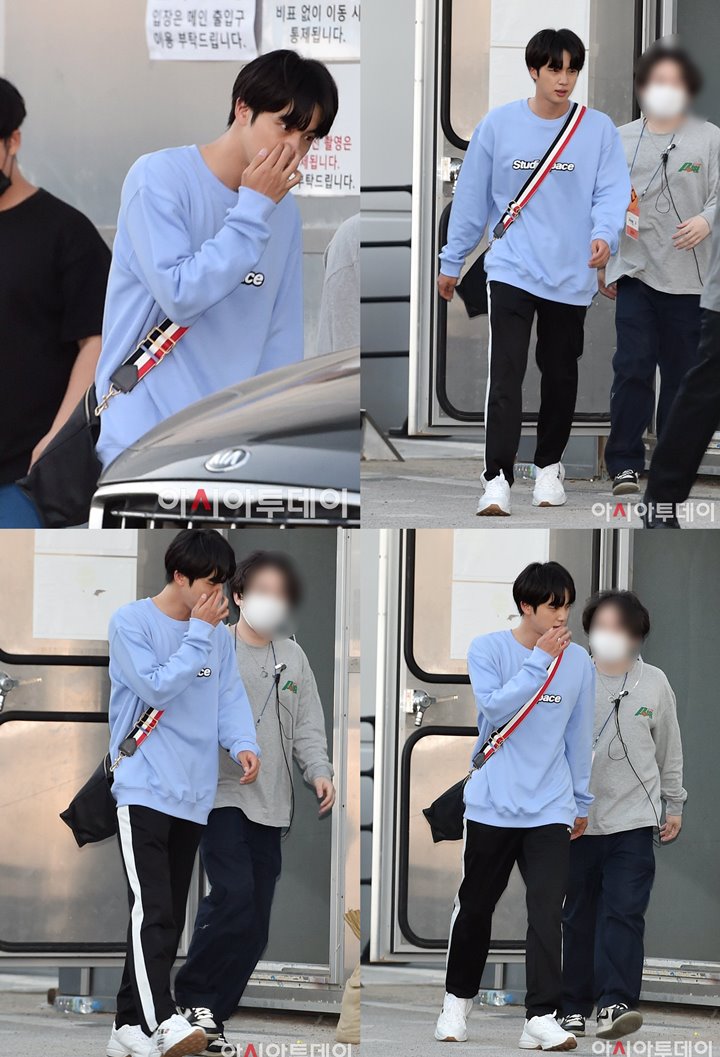 Pulang dari \'Bang Bang Con\', Jin BTS Tuai Pujian Usai Harga Bajunya Terungkap 1