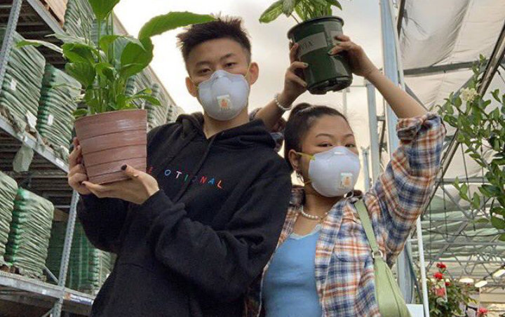Geger Rich Brian Peluk Manja Pacar Cantik Foto Cincin Lamaran Bikin Patah Hati