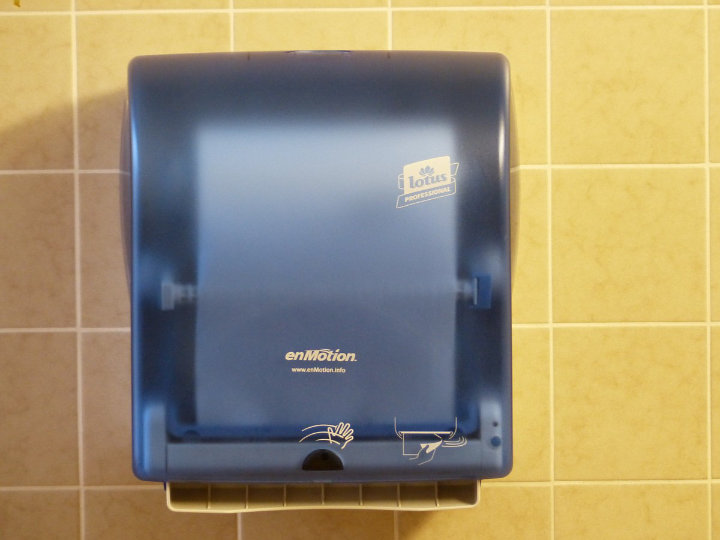 Kurangi Penggunaan Hand Dryer