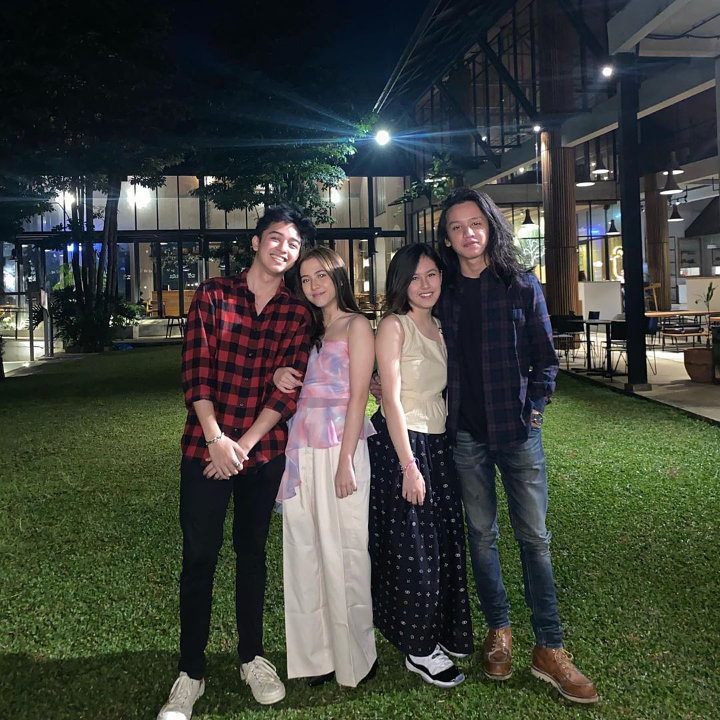 Zara dan Sang Kakak Mesra Bareng Pacar Masing-masing