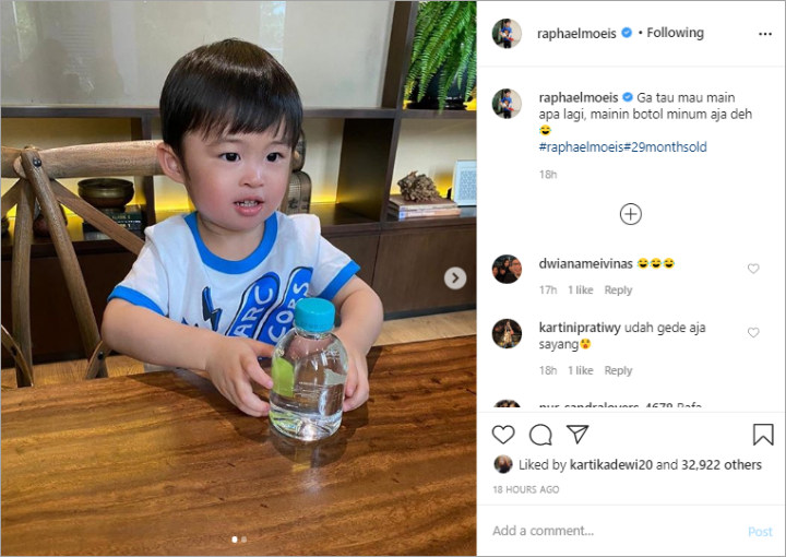 Bingung Harus Ngapain, Raphael Moeis Putra Sandra Dewi Akhirnya Main Botol Minum