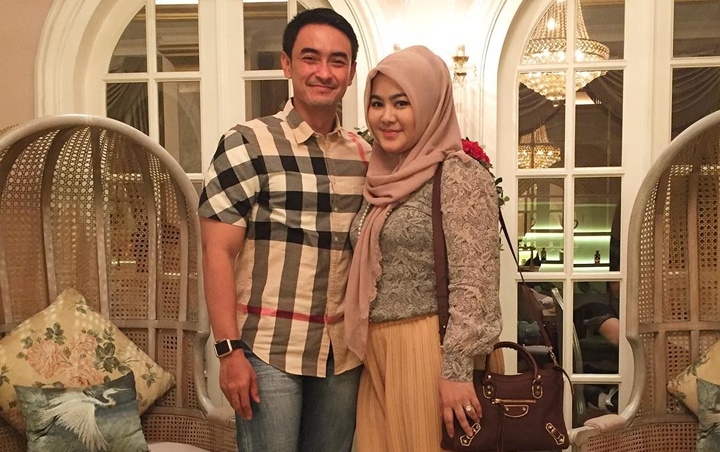 Sherrin sempat membanggakan soal kekayaan keluarganya ketika dituduh makan uang suap Zumi Zola. Kini setelah mengajukan gugatan cerai, terkuak kabar bisnis kue dari Sherrin.