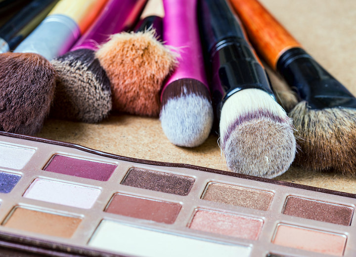 Hati-Hati dalam Memilih Produk Kosmetik dan Jaga Kebersihan Alat Makeup