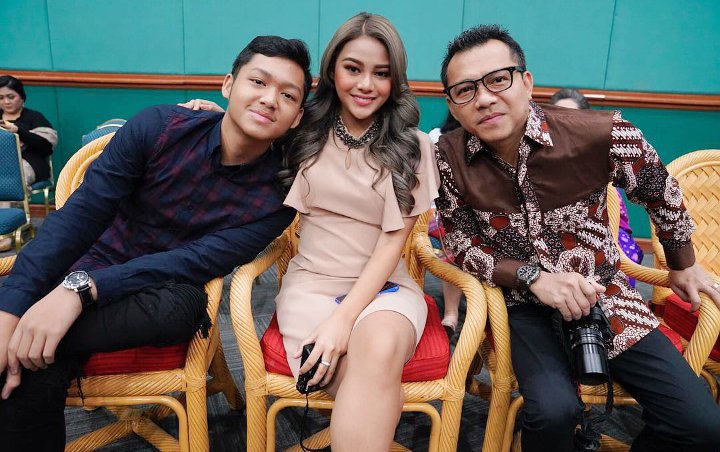 Anang Hermansyah Bagikan Foto Muda Kece Orangtua, Mirip Aurel dan Azriel