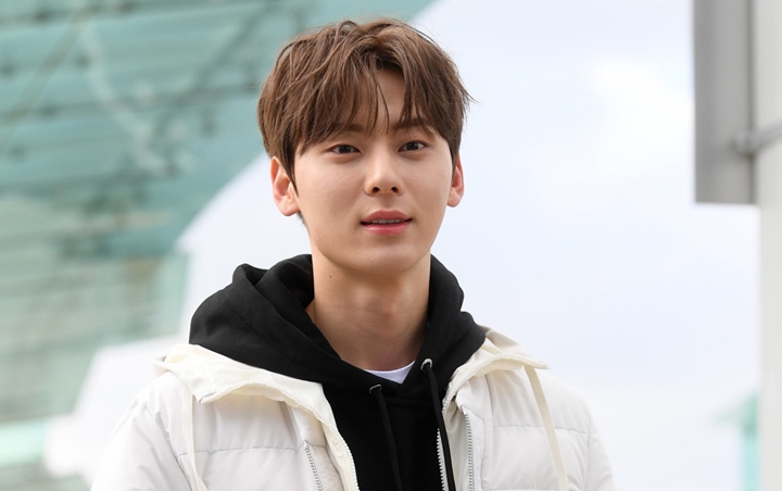 Kepergok Syuting Drama, Hwang Minhyun NU'EST Disebut Tak Cocok Jadi Anak SMA