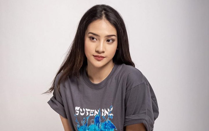 Anya Geraldine Langsung Banjir Gombalan Usai Posting Foto Seksi di Pinggir Pantai