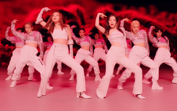 Irene Dan Seulgi Red Velvet Rilis Video Performance 'The Stage' Untuk Lagu Debut 'Monster'