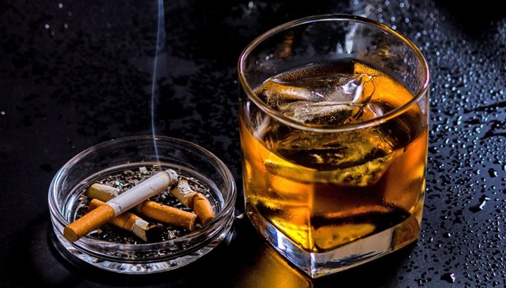 Merokok dan Konsumsi Minuman Beralkohol
