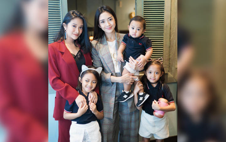 Putri Tiri Dukung Ririn Dwi Ariyanti Usai Isu Cerai, Suara Merdu Hibur Adik Curi Perhatian