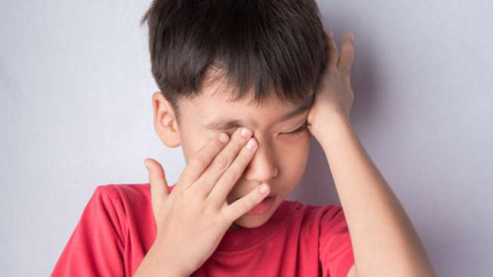 Sering Ingatkan Anak Tak Melakukan Kebiasaan Yang Merusak Mata