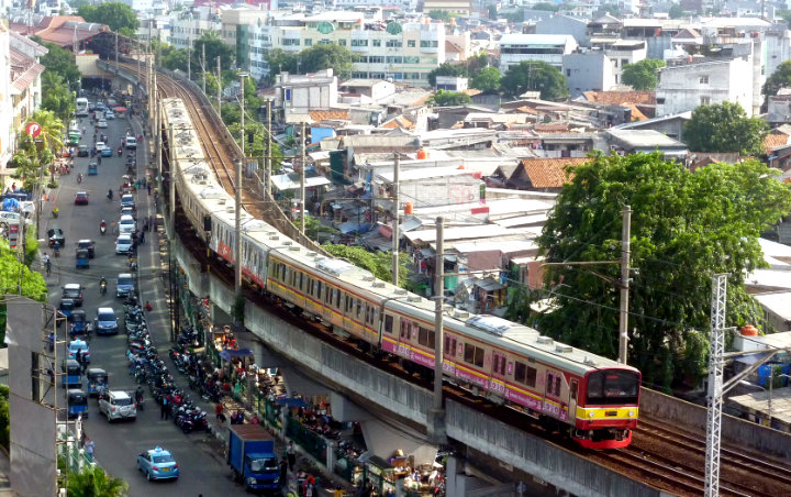 Antisipasi 'Ledakan' Penumpang, KRL Tambah Perjalanan Hingga Total 962