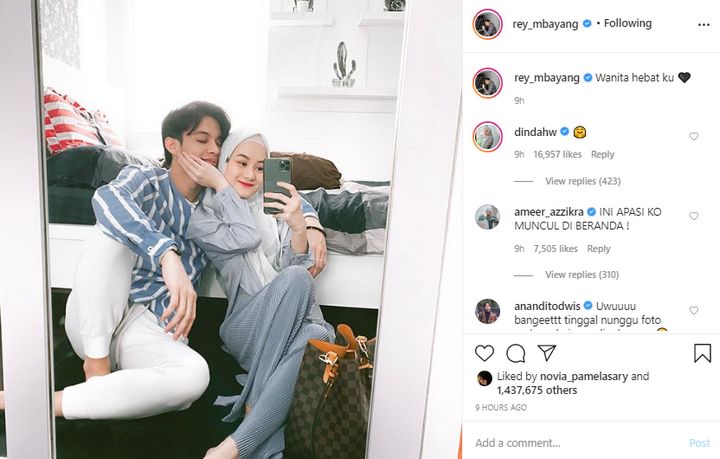 Rey Mbayang dan Dinda Hauw di Kamar