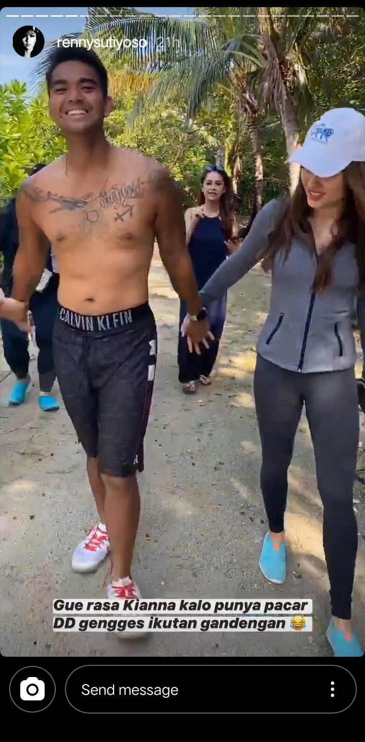 Makin Lengket, Cinta Laura Kepergok Gandengan Mesra dengan Atlet Jetski Aero Aswar