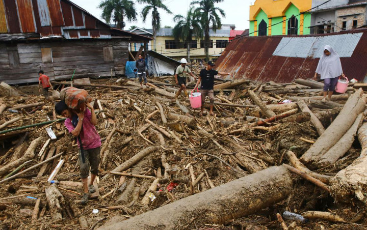 Banjir Bandang Terjang Masamba Tewaskan 19 Jiwa, 15.000 Orang Mengungsi