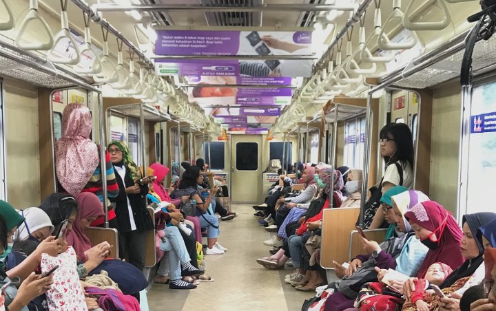 Penumpang KRL Wajib Pakai Jaket-Baju Lengan Panjang Demi Cegah Corona, Aturan Tuai Kritikan