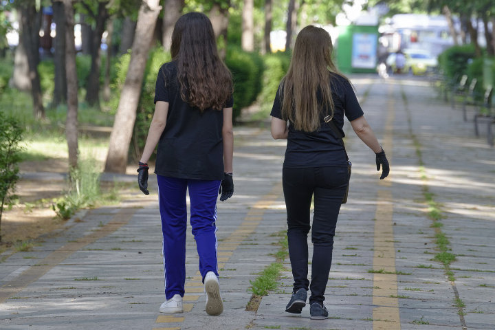 Pakai Celana Panjang yang Fashionable