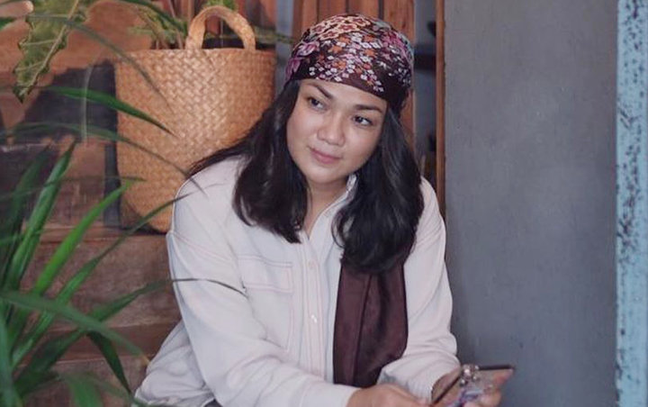 Nirina Zubir Pamer Foto Jadul Bareng Sahabat, Quote Film Ini Ramai Disebut