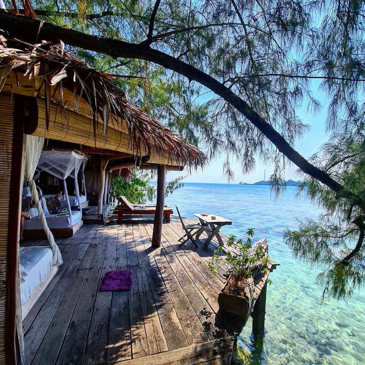 Kamar di Atas Laut