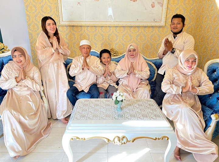 Keluarga Via Vallen