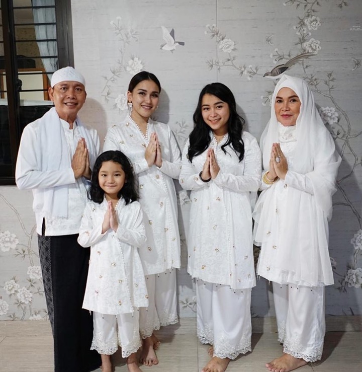 Keluarga Ayu Ting Ting