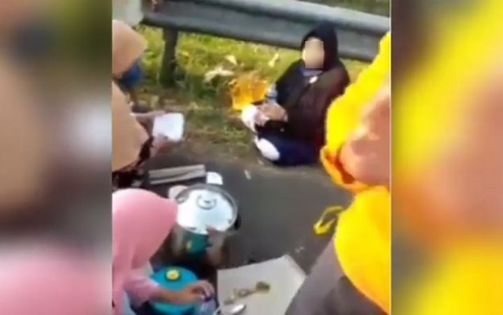 Viral Video Aksi Satu Keluarga Lesehan 'Piknik' di Bahu Jalan Tol Cipali