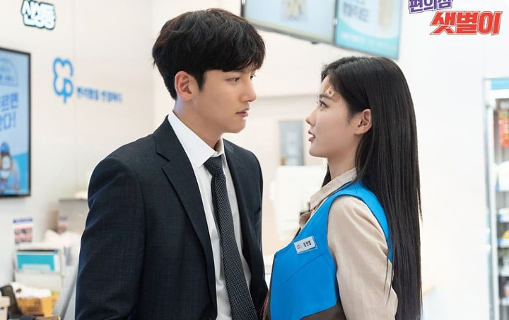 Romantis, Pernyataan Cinta Ji Chang Wook pada Kim Yoo Jung di 'Backstreet Rookie' Jadi Perbincangan