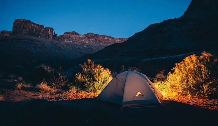 Jaga Kebersihan Area Camping