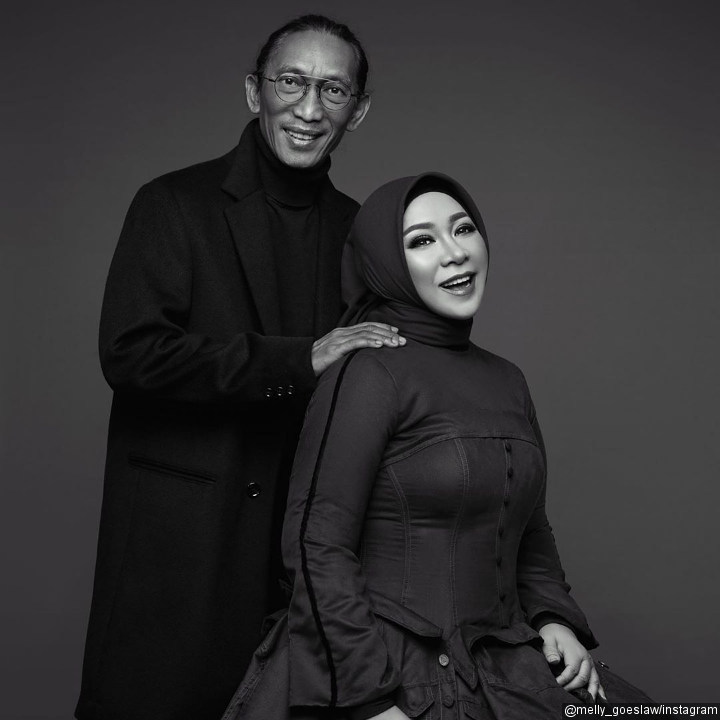 Melly Goeslaw dan Anto Hoed dalam Potret Hitam Putih