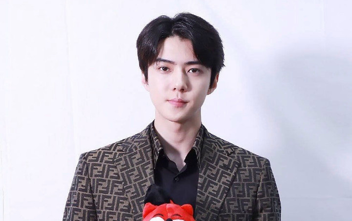 Wajah Tanpa Makeup Sehun EXO Saat Makan Salad Dipuji Bak Karya Seni