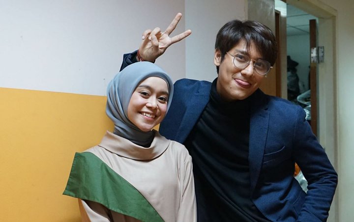 Rayakan Ulang Tahun Lesty Kejora, Rizky Billar Beri Setangkai Bunga Mawar dan Kado Mahal