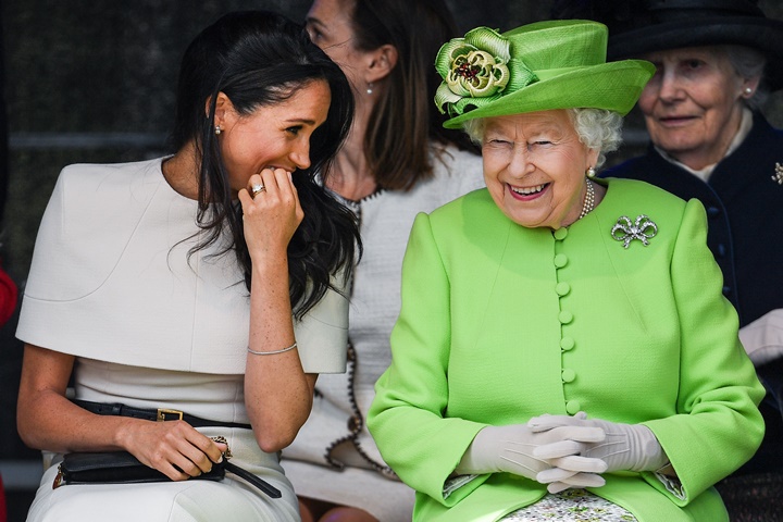 Meghan Markle dan Ratu Elizabeth Saat Berkunjung ke Chashire