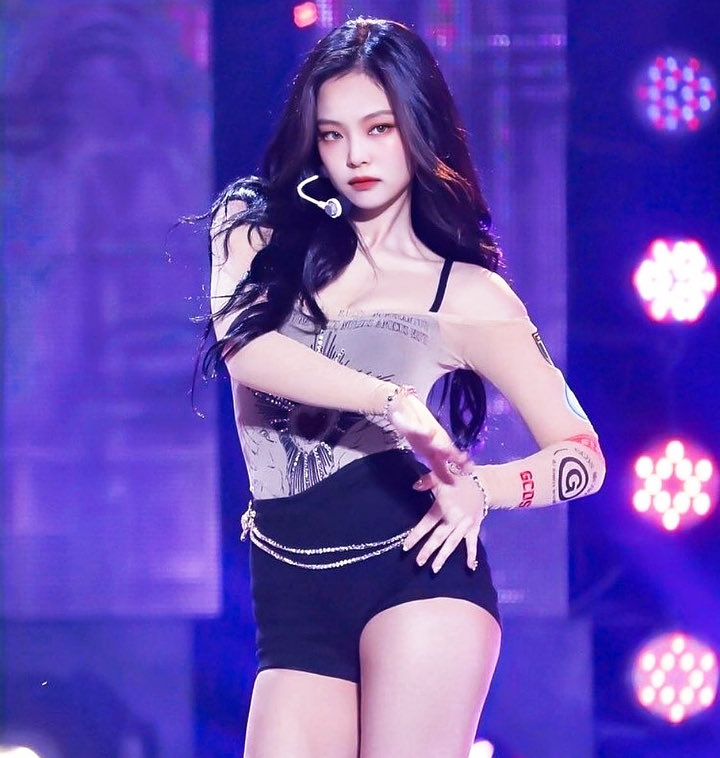 Busana Seksi Jennie BLACKPINK Ini Dipuji Terbaik, Visual dan Bodi Oke Bikin Salfok