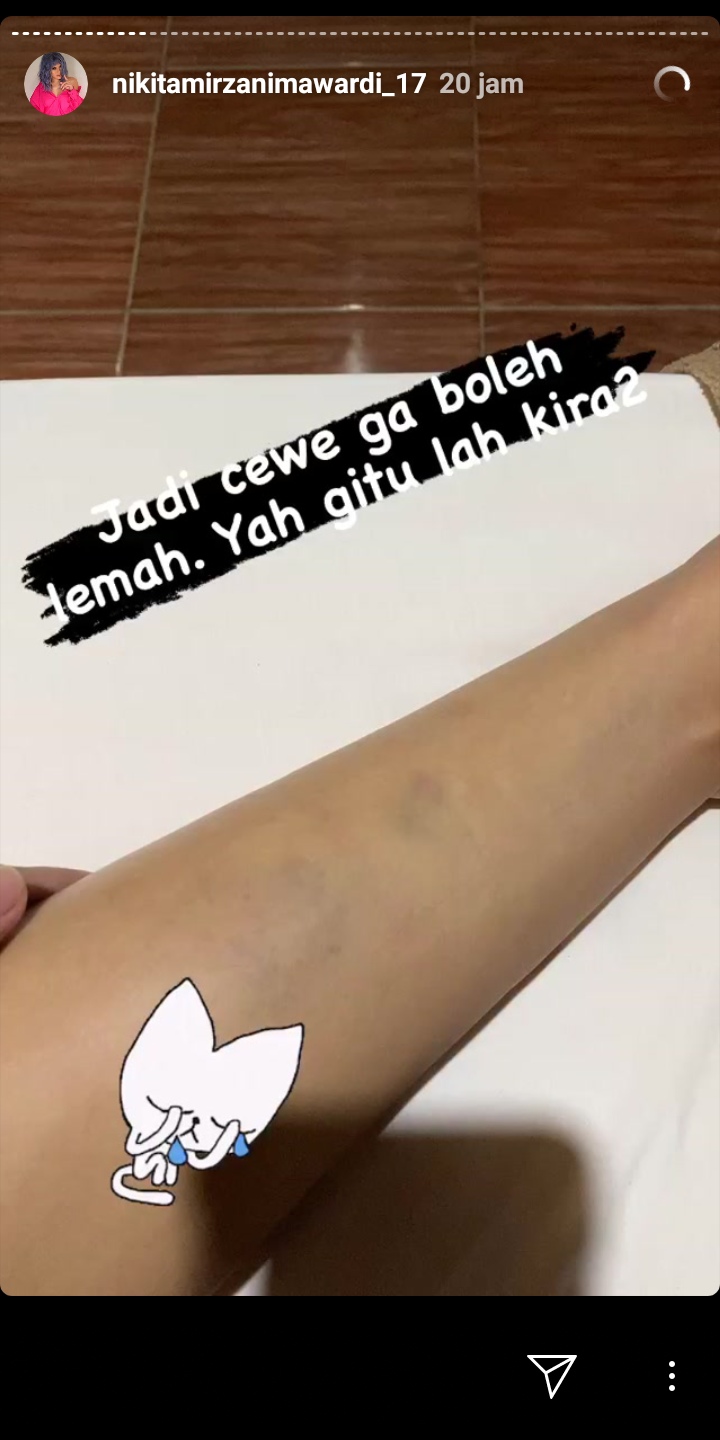 Nikita Mirzani Jatuh Saat Kendarai Moge, Beri Pesan Soal Wanita Tangguh