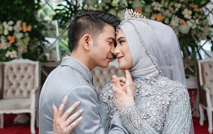 Nadya Istri Rizki DA Tertidur Lelah di Atas Sajadah, Nasib Ngenes Dibongkar Peramal Nyai Kidul?