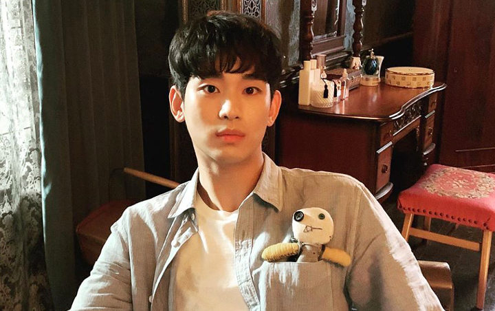 Foto Gemas Kim Soo Hyun Bareng Cewek Misterius Bikin Cemburu Berat