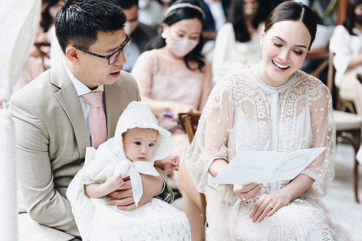 Claire Beribadah Sebelum Pembaptisan