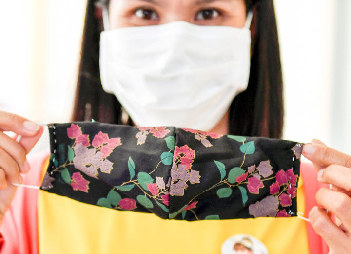 Membuat dan Menghias Masker